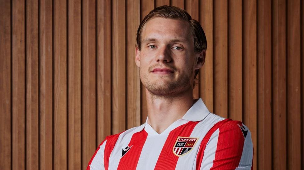 Stoke City Sign Ingelsson from Sheffield Wednesday — Stoke-on-Trent news photo (BBC Stoke & Staffordshire)